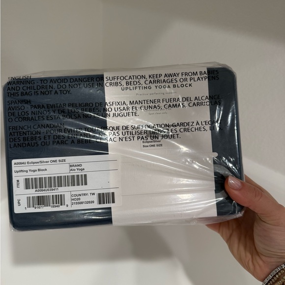 ALO YOGA| NEW IN SEALED PACKAGING Uplifting Yoga Block in Eclipse. Unisex - Picture 2 of 3